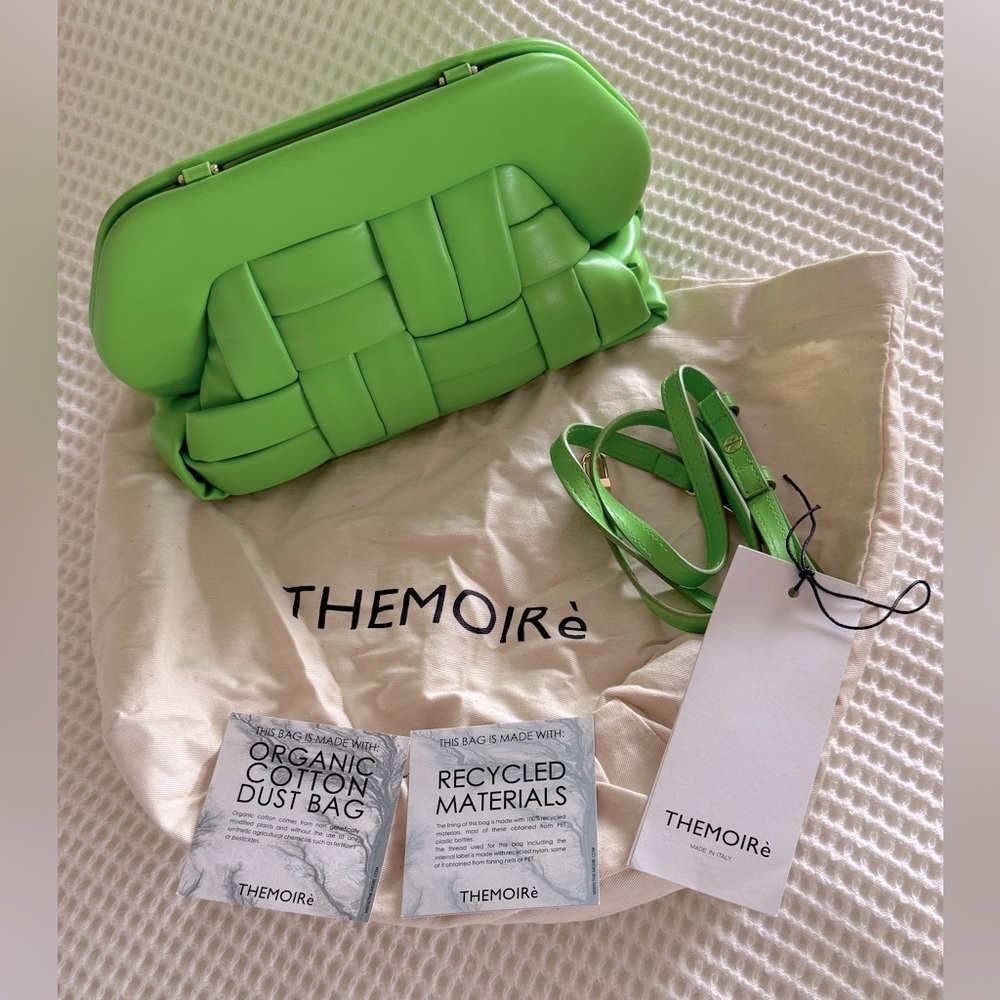 Themoire neon green clutch 💚
